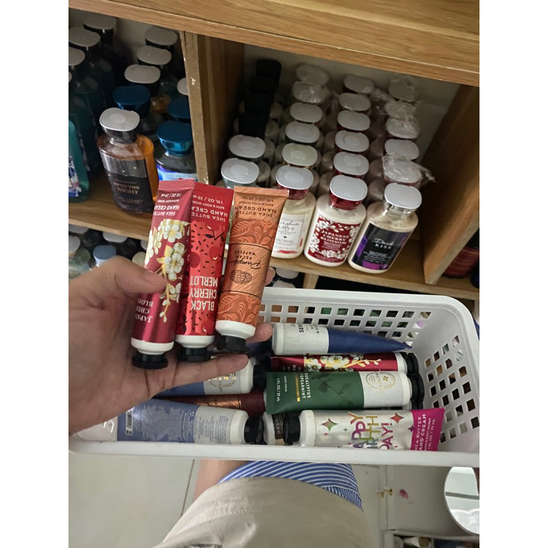 Kem dưỡng da tay Bbw mùi ngẫu nhiên Shopee Việt Nam