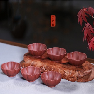 Chén trà, gốm tử sa, hình dáng hoa đào, kích thước 8x4cm, dung tích 70ml