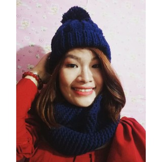Mũ len đan tay dáng chuông kèm quả bông lớn rất đáng yêu - Quà tặng handmade giữ ấm ngày đông