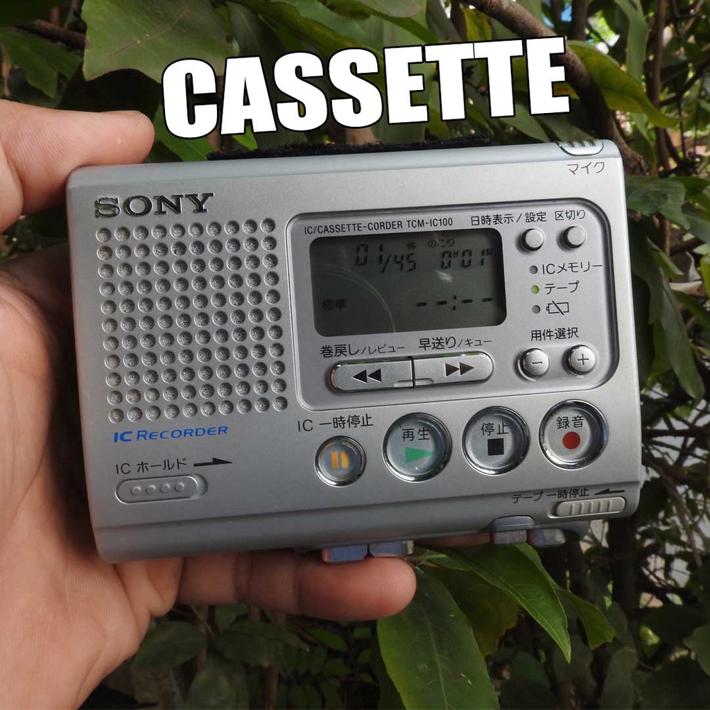 Máy nghe nhạc Cassette Sony TCM-IC100 có loa ngoài nhỏ gọn màn