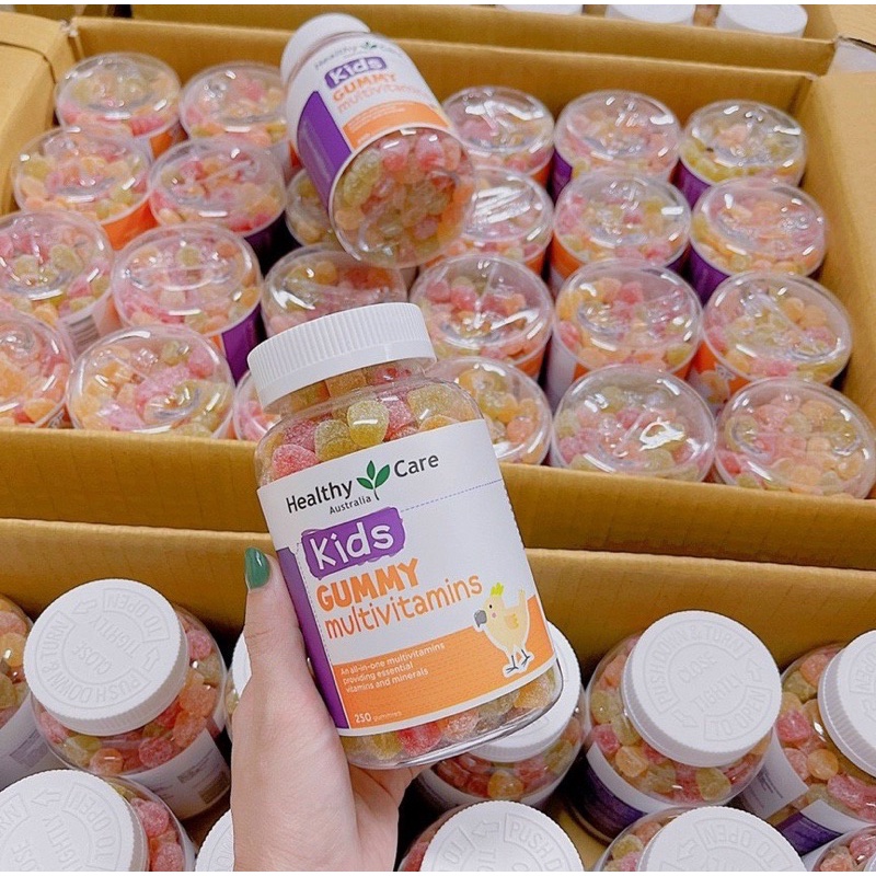 Kẹo Gummy bổ sung Multivitamin và Omega 3 Healthy Care 250v của Úc giúp bé yêu khoẻ mạnh mau lớn