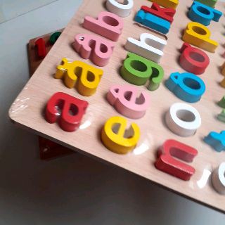 Đồ chơi phát triển trí tuệ cho bé, bảng chữ cái tiếng việt và bảng 20 số kèm phép tính