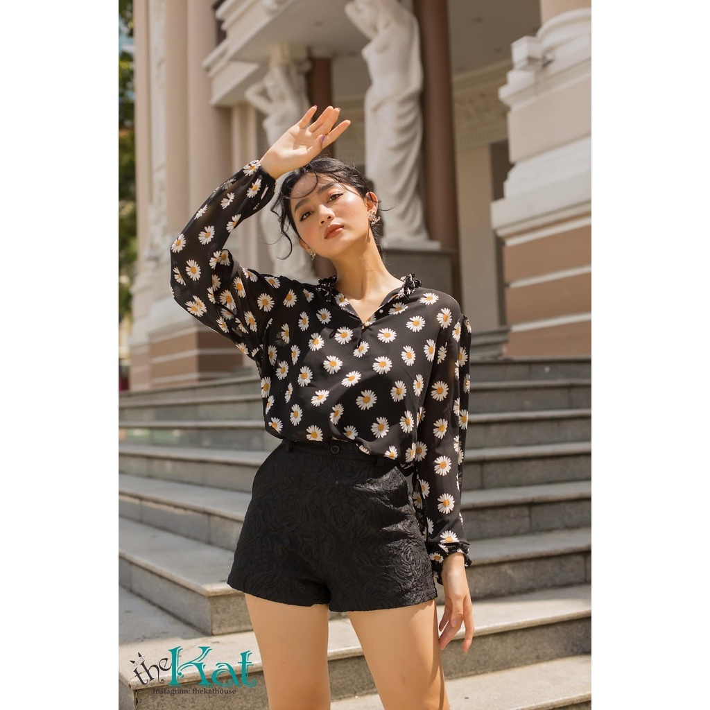 Quần Short Nữ The Kat House dập nổi 3D, hoạ tiết hoa nhí dễ thương, năng động