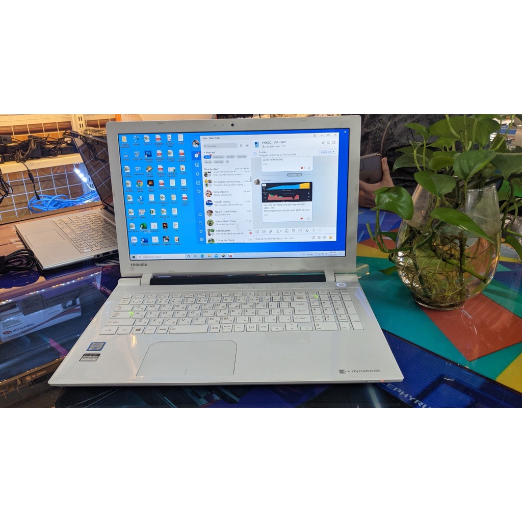 Laptop cũ Toshiba dynabook AZ55/TW/ Core i7 6500u/8 GB/ SSD 256G/ màn hình  15.6 inch full HD/ Windows 10 pro bản quyền