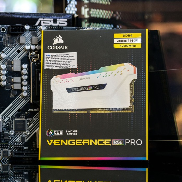 Ram Desktop Corsair Vengeance PRO RGB White (CMW16GX4M2E3200C16W