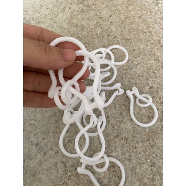 20 Móc rido - móc treo rèm cửa bằng nhựa cứng loại 5.5cm | Shopee Việt Nam