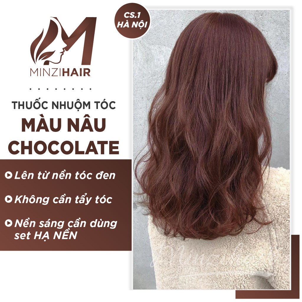 Hãy xem hình ảnh về kiểu tóc nhuộm màu nâu socola ánh tím này, bạn sẽ bất ngờ với sự kết hợp tuyệt vời của ba màu sắc độc đáo này. Kiểu tóc này mang lại sự phong cách và tạo nên điểm nhấn cho ngoại hình của bạn.