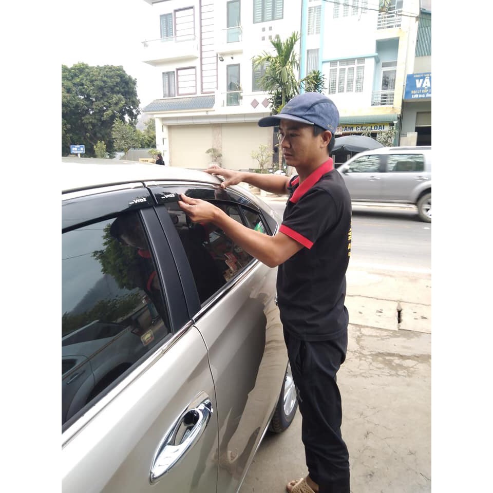 Vè che mưa xe Toyota Vios chỉ inox 2018 - 2022, 2023,2024  cao cấp nhất thị trường