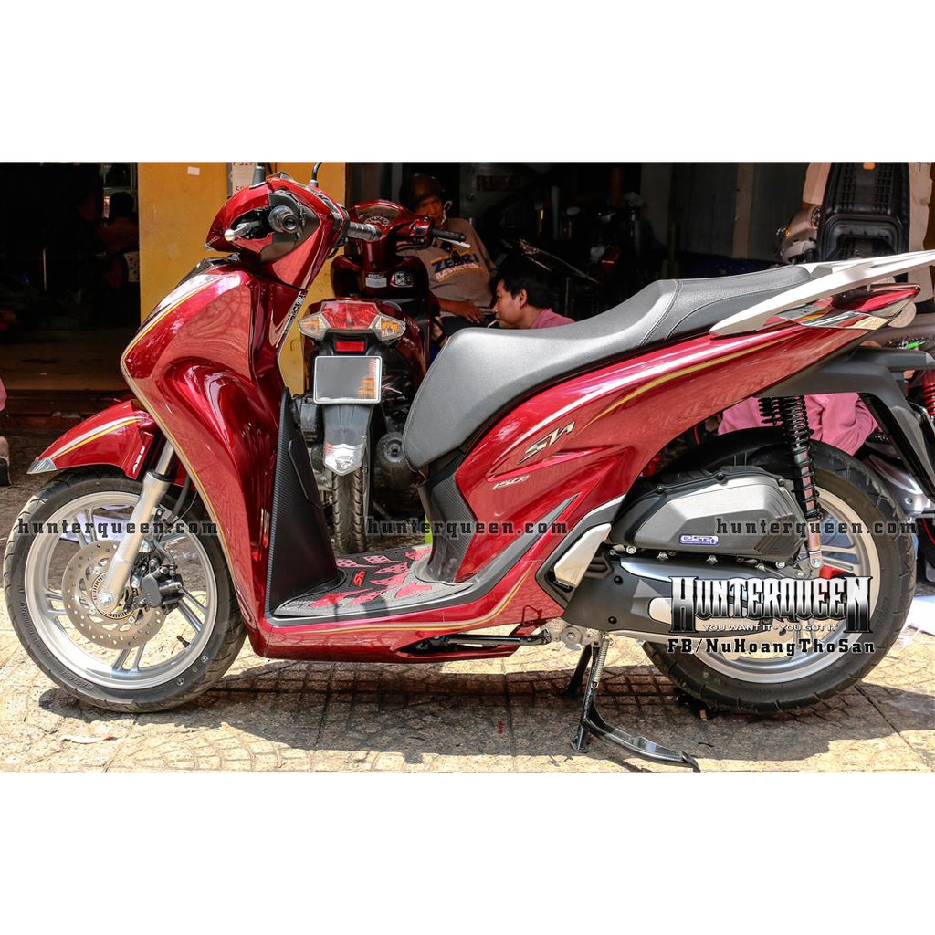 Tem xe SH. Tem chế cho xe màu đỏ. Đơn giản, đời xe 2020