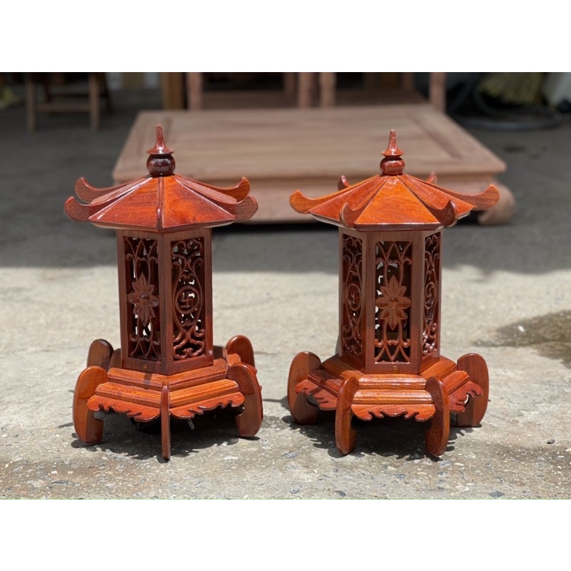 đèn thờ hình mái chùa cao 40 rộng 25 gỗ hương giá 1 cái