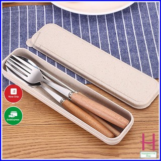 Bộ đũa + thìa + dĩa cán gỗ tiện dụng { H }