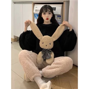 Bộ Lông Thỏ Đeo Nơ