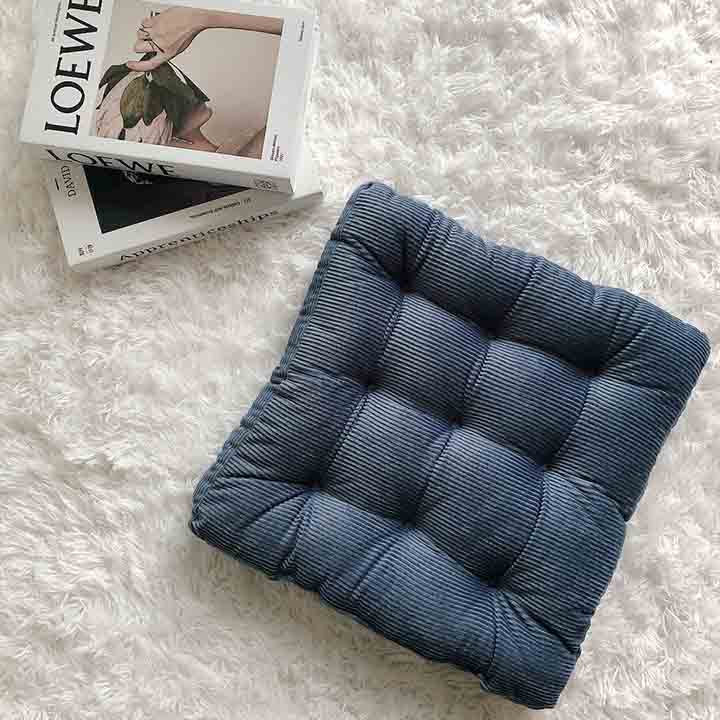 Đệm vuông ngồi bệt chính hãng TOPAZ vải nhung kích cỡ 40 cm x 40 cm cho bạn cảm giác mềm mại êm ái khi ngồi