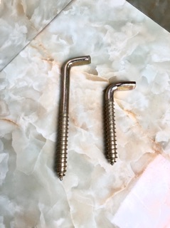 Móc chữ L dùng để treo bình nóng lạnh tặng kèm nở - Kim Khí Dung Anh