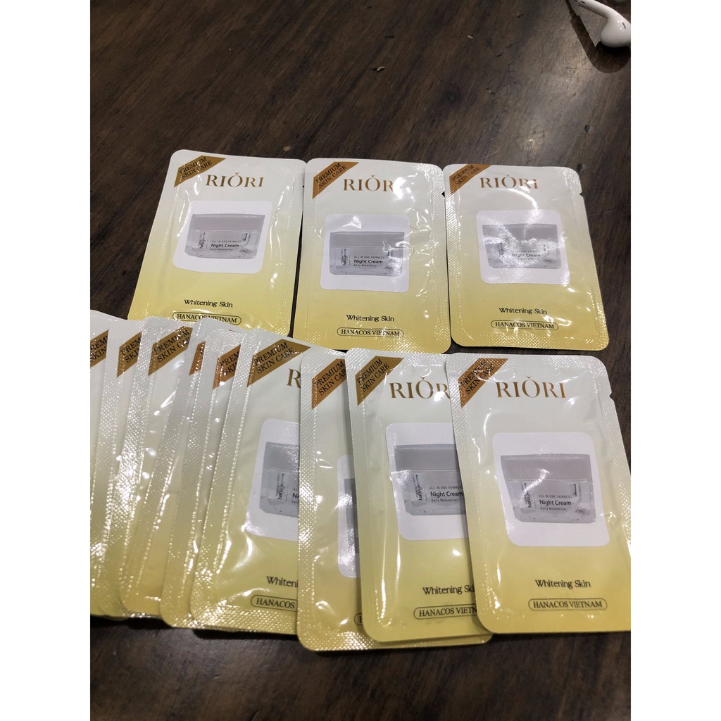 Ảnh (Dạng gói date 5/2025) Kem Dưỡng Trắng Da Mặt Ban Đêm Ngừa Lão Hóa Da RIORI HANA NIGHT CREAM 1.5g 1