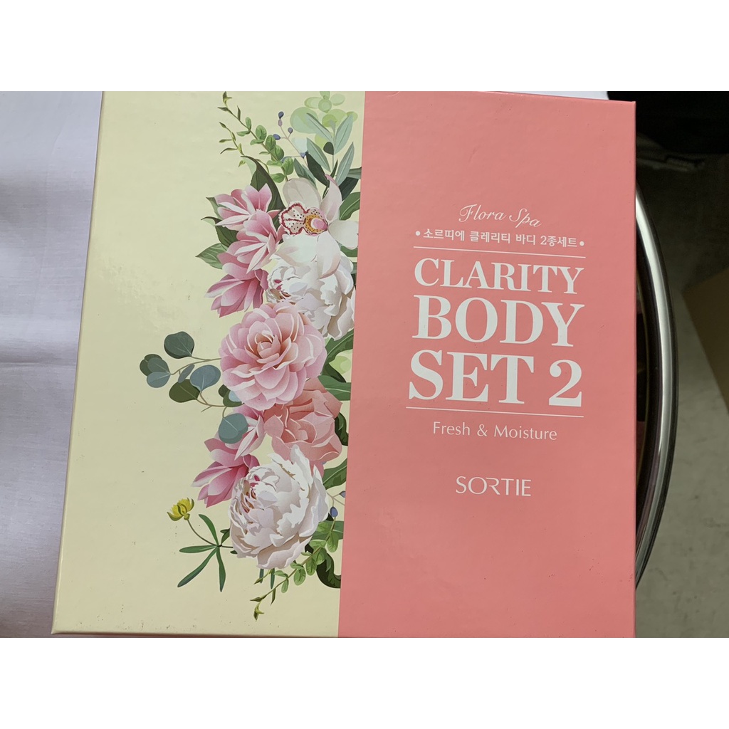 Ảnh Bộ chăm sóc da toàn thân: Sữa tắm 550ml và Sữa dưỡng 350ml Geo Sortie Flora Spa Clarity Body Set 2(900ml) 1