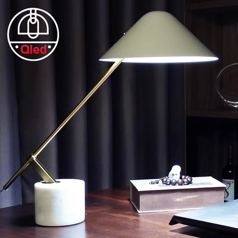 Đèn để bàn chao kim loại đế đá tự nhiên cao cấp [Bảo hành 12 tháng]