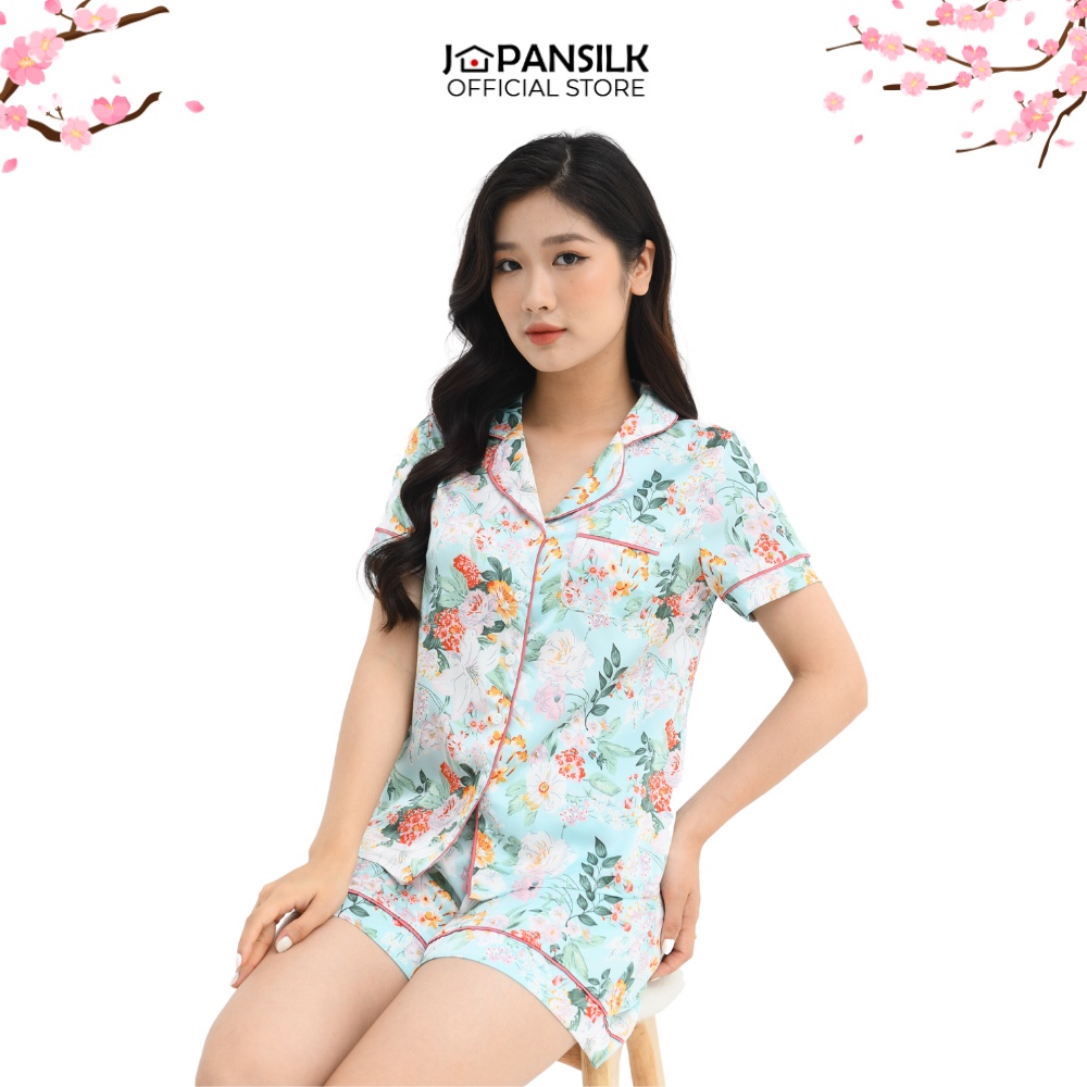 Ảnh Đồ ngủ bộ Pijama lụa mặc ở nhà JAPAN SILK, áo cộc quần đùi họa tiết hoa loa kèn trắng nền xanh nhẹ dịu tươi mát BC047 1