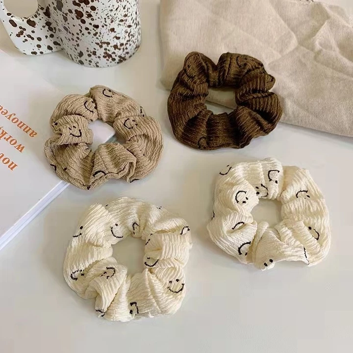 Vòng tóc scrunchie mặt cười 2025 - Vòng tóc bản to đơn giản dễ thương, phụ kiện tóc nữ tính ngọt ngào, scrunchie kiểu hàn thời thượng