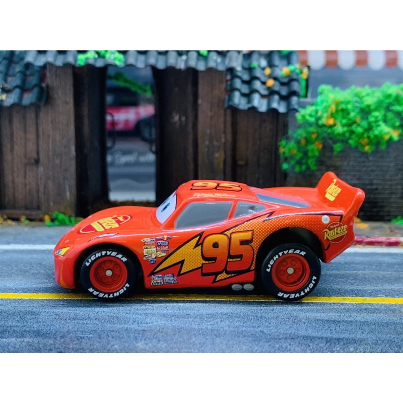 Hobby Store xe mô hình Tomica Disney Pixars Cars Lightning McQueen (Không  Hộp) | Shopee Việt Nam