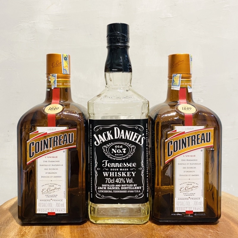 Vỏ chai rượu bằng thuỷ tinh để trưng bày Chivas 18 Jack Daniel’s