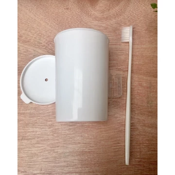 Bàn chải cọ rửa và cốc tiệt trùng giành cho cốc nguyệt san