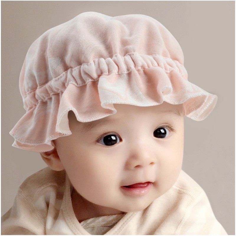Mũ sơ sinh cho bé trai và bé gái cực kỳ đáng yêu sẽ làm cho bé của bạn trông thật xinh xắn và đáng yêu. Những chiếc mũ này là phụ kiện tuyệt vời cho bé trong những ngày se lạnh.