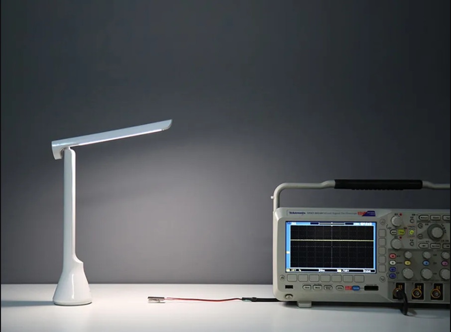 Mô tả Đèn bàn tích điện Yeelight Z1 dung lượng pin lên đến 1800mah, phù hợp văn phòng, bàn làm việc - Hàng chính hãng - 1