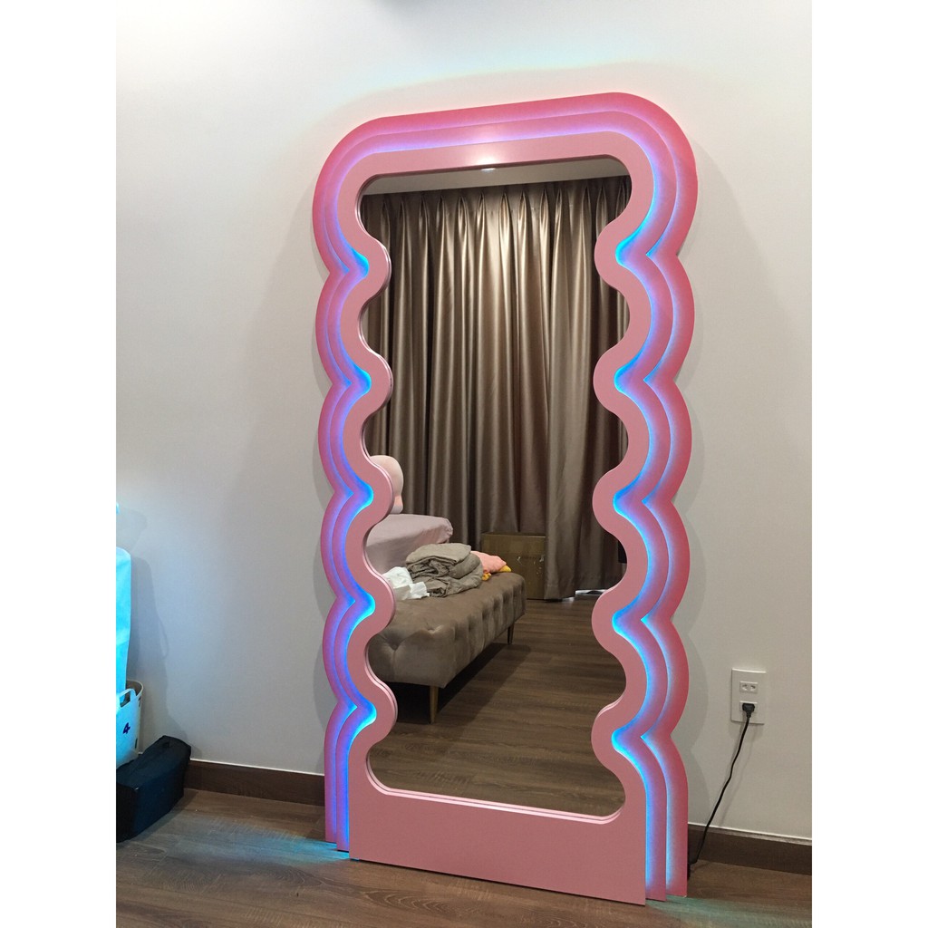 Gương soi toàn thân lượn sóng dáng gương Ngọc Trinh, Gương Selfie, Gương Decor soi toàn thân có led - NHU Y DECOR