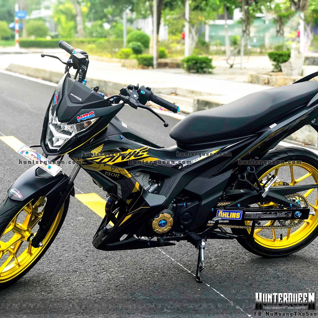 Tem rời cao cấp mẫu 2019. Dán xe Sonic 150 màu đen. Phối vàng sang trọng sành điệu. Kích thước chuẩn