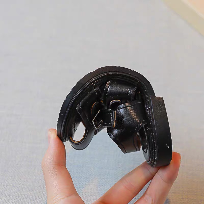 sandal bé gái dép rọ cho bé da mềm đế dẻo kiểu dáng lại  trắng đen cho bé 1 tuổi đến 8 tuổi SL616 ( có ành thật )