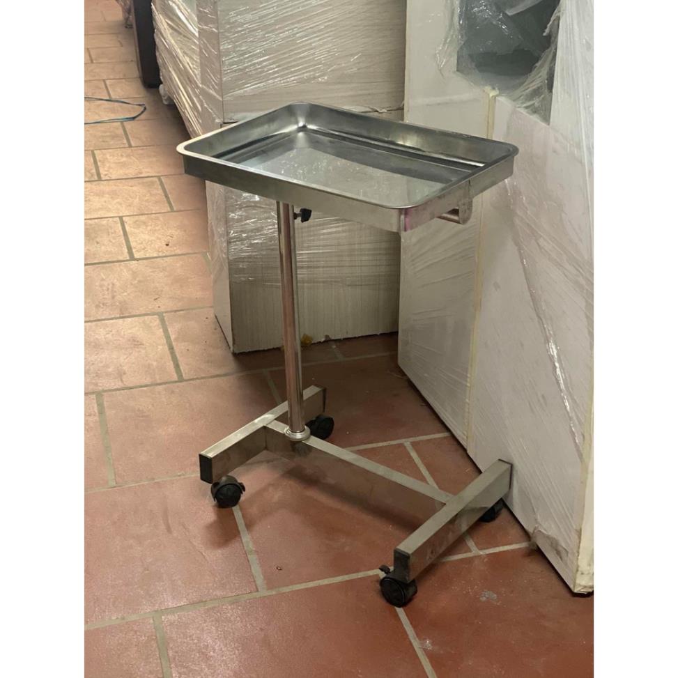 Bàn tít, xe đẩy y tế chất liệu inox dụng cụ phẩu thuật, spa