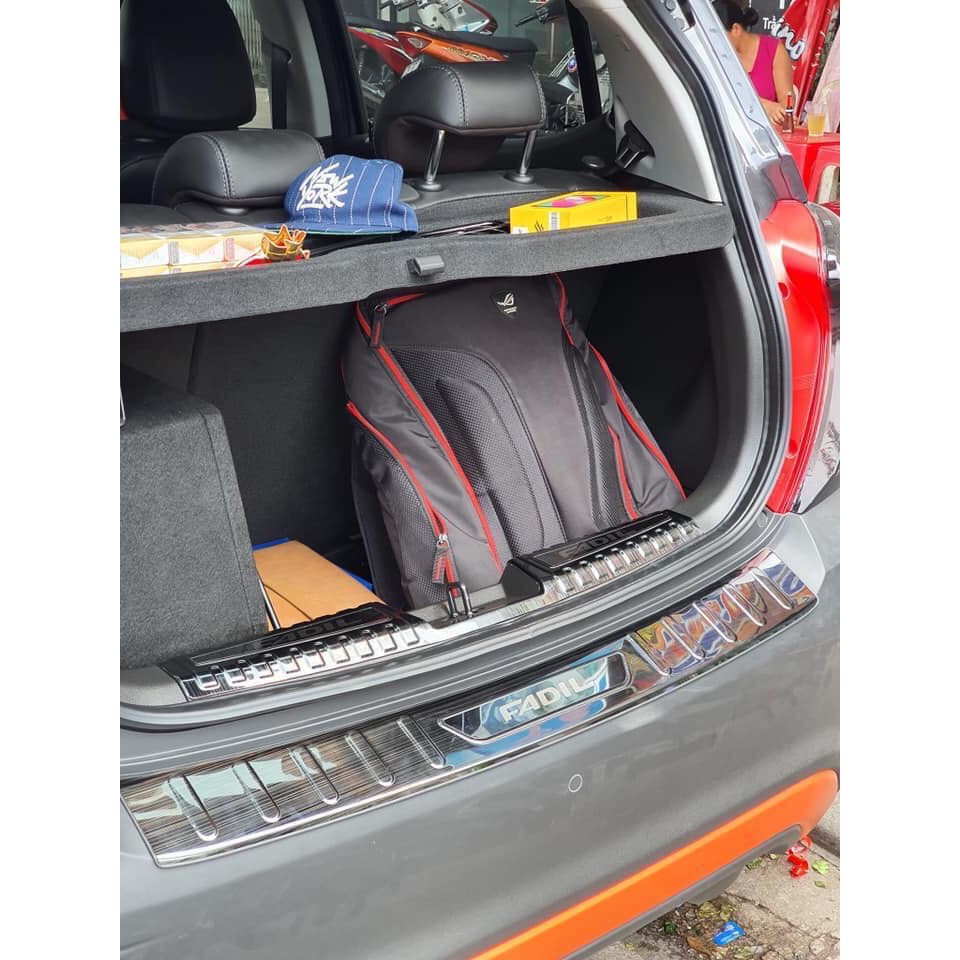 Ốp chống trầy cốp trong ngoài xe VinFast Fadil 2019-2021, chất liệu Titan cao cấp
