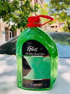 Nước rửa kính ô tô