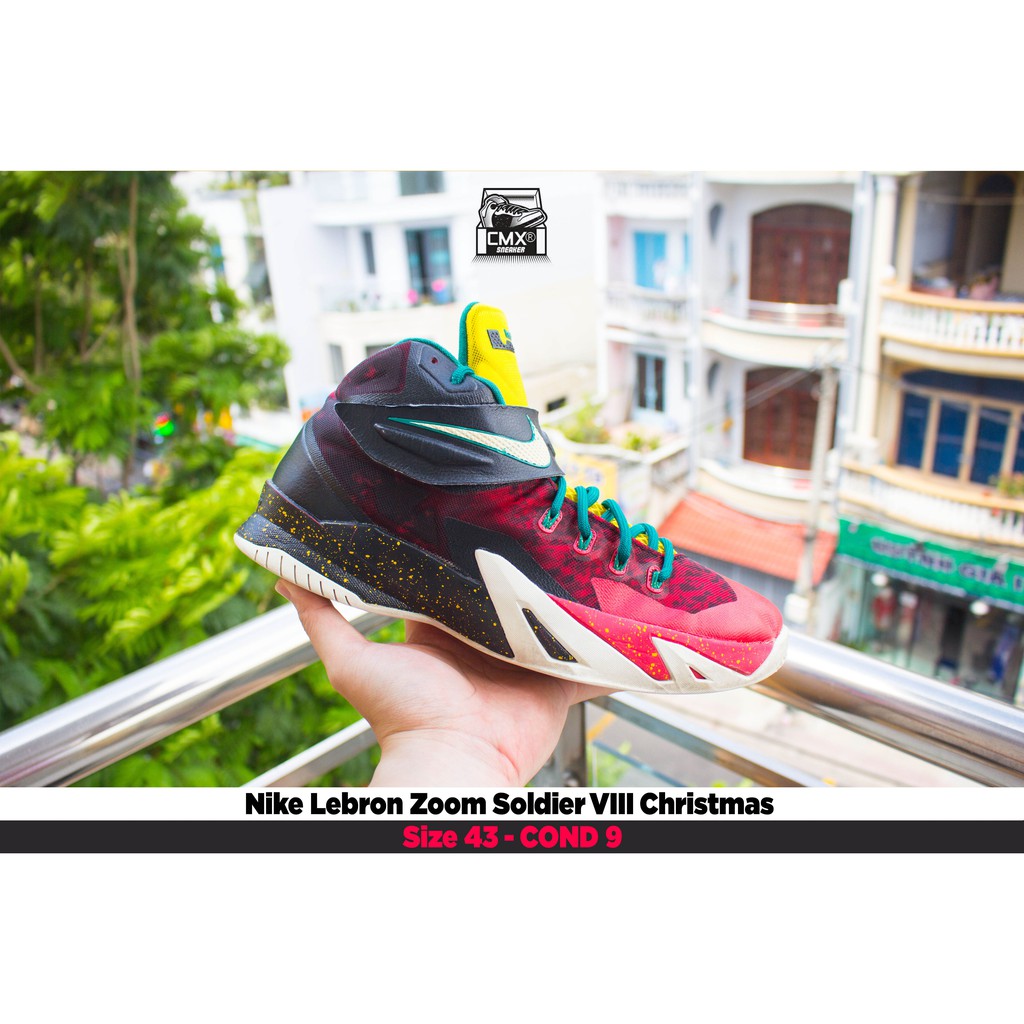 Lebron soldier 8 on sale christmas