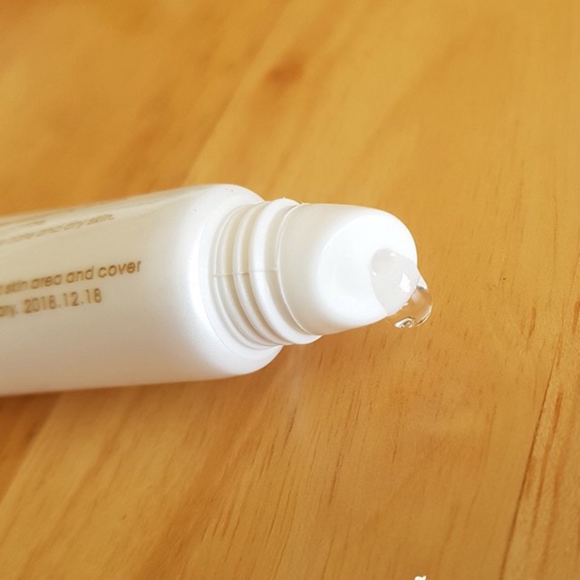Dưỡng Vitamin tuýp AD sau xăm mày môi