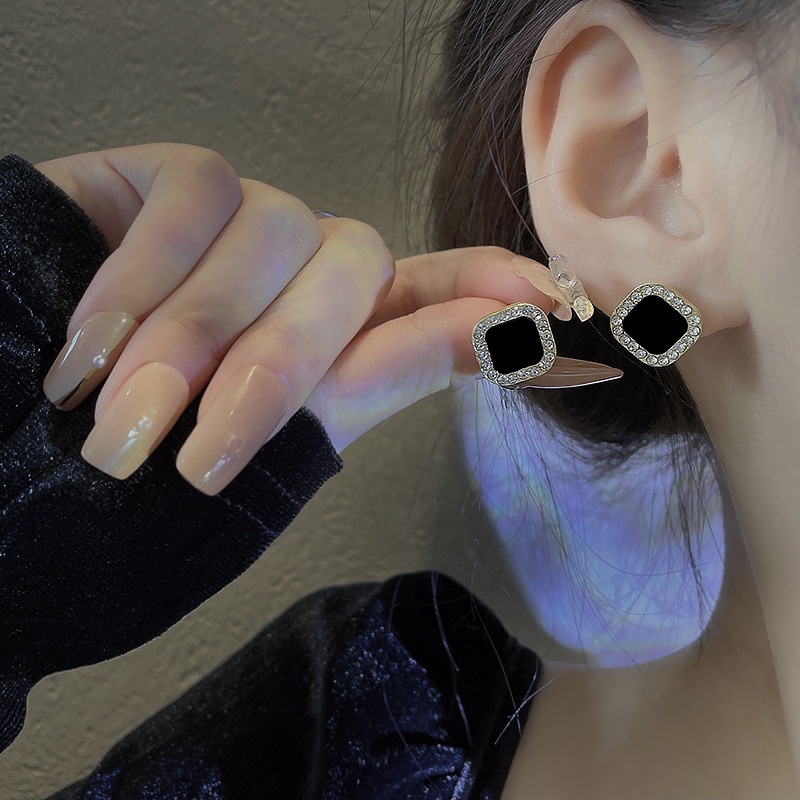 Bông Tai Hình Học Mạ Bạc 925 Đính Kim Cương Đen Sang Trọng