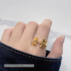 Nhẫn titan nữ không gỉ mặt hình hoa hướng dương mạ vàng 18k thiết kế thời trang mẫu mới nhất 2023