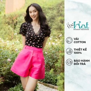 Áo Thun Phối Ren Cổ V The Kat House, hoạ tiết hoa nhí, trẻ trung, thanh lịch, phối đồ cực xinh