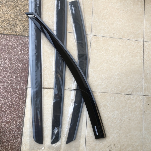 Vè che mưa xe Suzuki XL7 2020-2023, vè mưa chỉ inox Cao Cấp, Chất liệu nhựa ABS