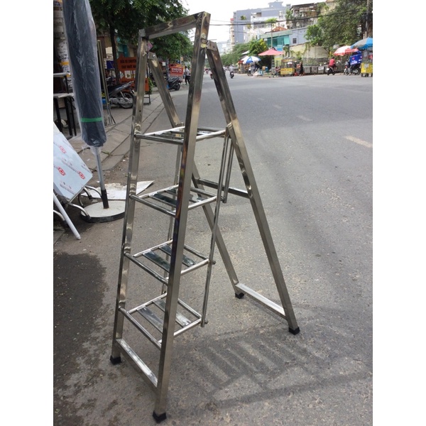 Thang inox gấp gọn dùng trong nhà hoặc ngoài trời inox 100% sử dụng chắc chắn,an toàn