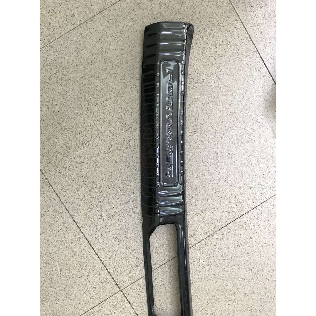 Ốp Chống trầy cốp trong, ngoài TITAN xe Toyota Fortuner 2017- 2021, 2022, 2023,2024, 2025