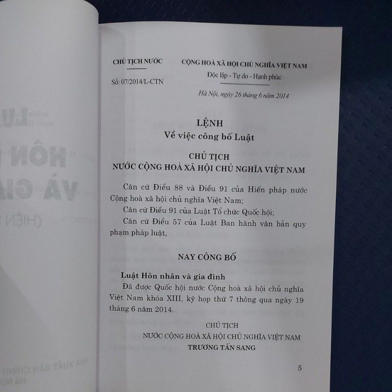 Ảnh Sách - Luật hôn nhân và gia đình năm 2014 (NXB Chính trị quốc gia Sự thât) 2