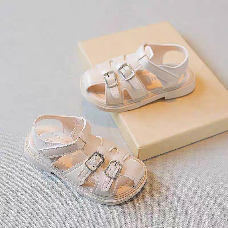 sandal bé gái dép rọ cho bé da mềm đế dẻo kiểu dáng lại  trắng đen cho bé 1 tuổi đến 8 tuổi SL616 ( có ành thật )