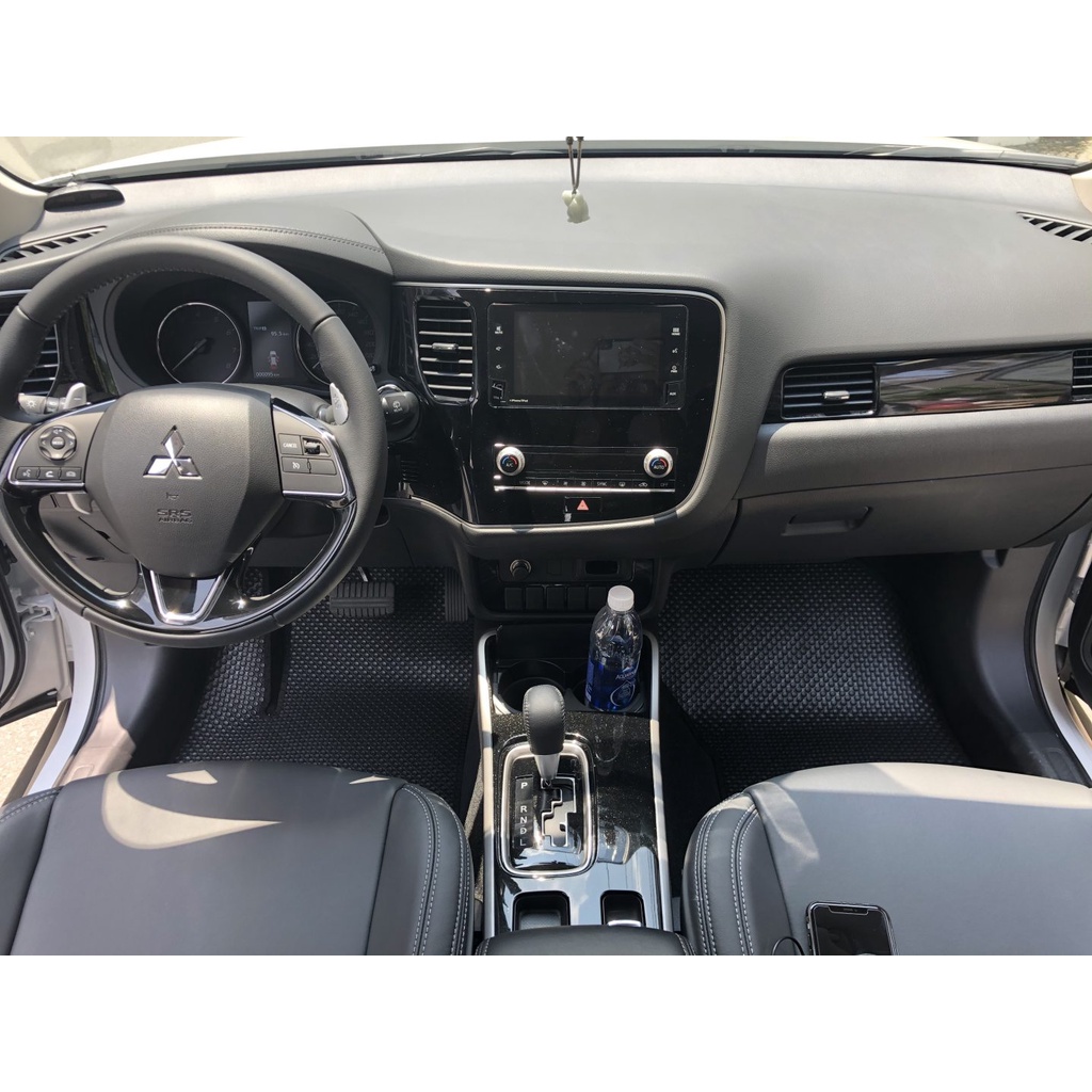 Thảm lót ô tô KATA cho xe Mitsubishi Outlander 7 chỗ (2012-2025) - Khít với sàn, Chống trơn, Không mùi, Không ẩm