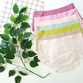 Set 5 chiếc quần lót đúc su nữ không đường may