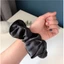 Cột tóc vải scrunchies buộc tóc vải trơn bóng loại đẹp hot trend K1054 K1055