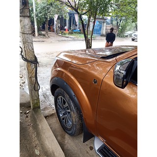 Cua Lốp Thể Thao  Nissan Navara Hàng Loại 1 lăp Cho từ 2005-2020