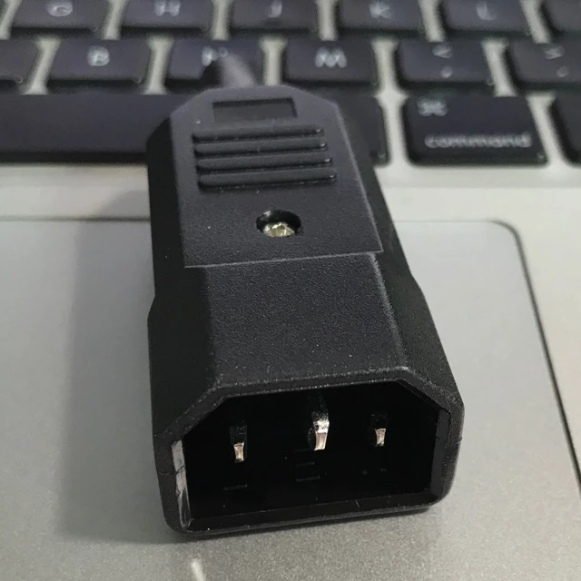 Đầu cắm C14, đấu dây lấy điện từ UPS. Phích cắm C14 Male (Đực) Đầu cắm C13, Phích cắm C13 Cái