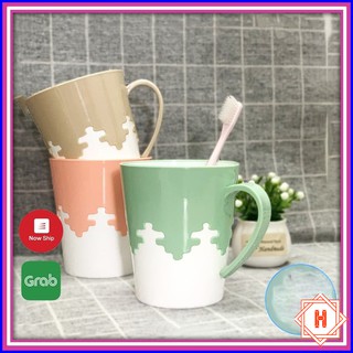 Cốc nhựa uống nước 2 màu Việt Nhật – Cốc đánh răng có quai cầm { H }